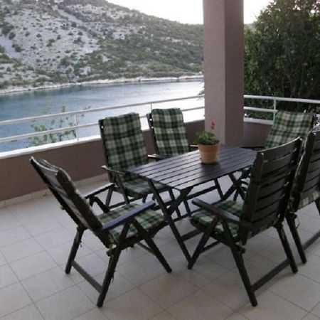 Apartments Ljubi Vinišće Kültér fotó